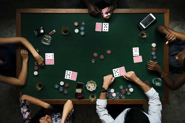 Basic terms when playing international standard Poker